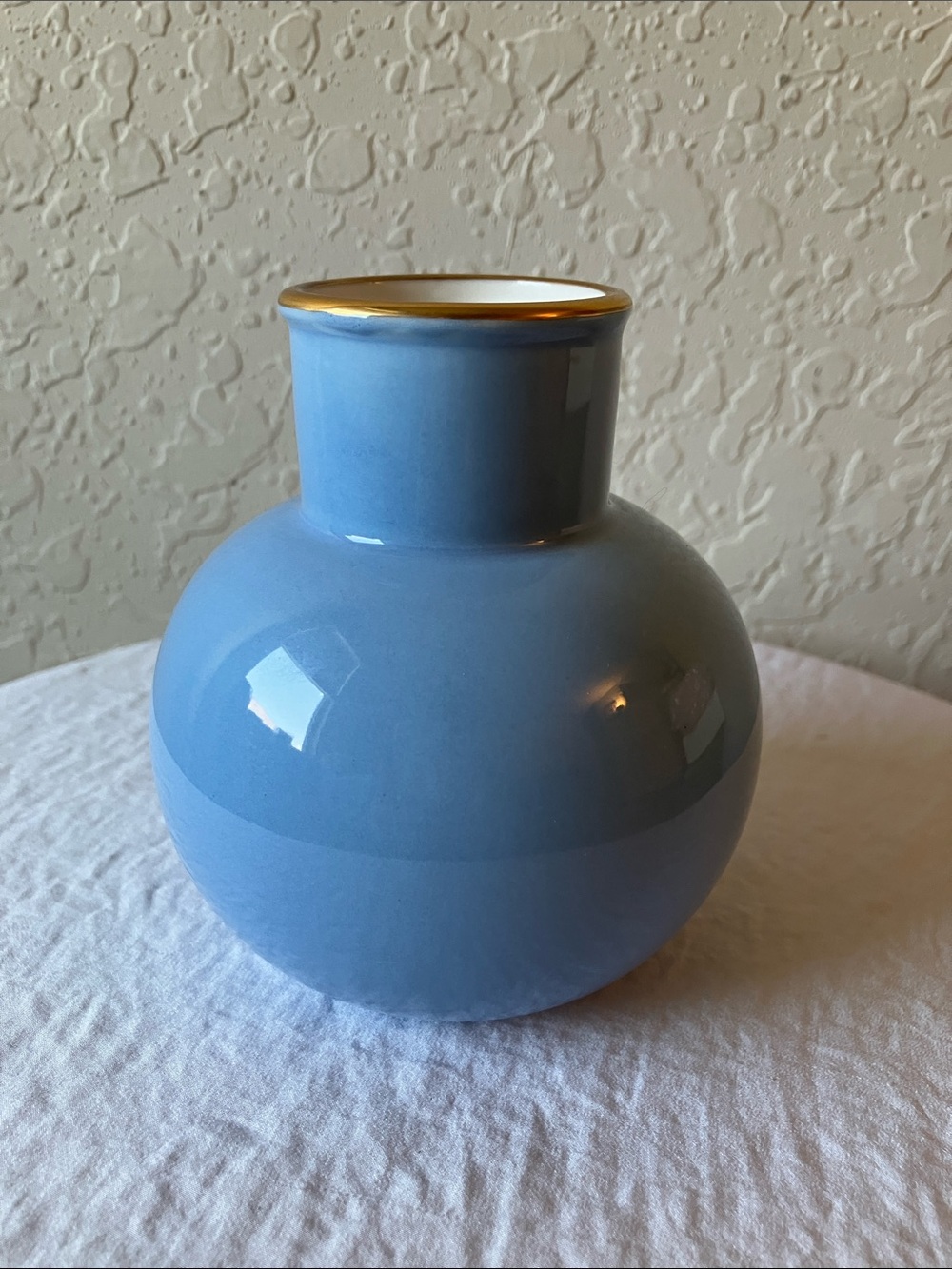 kate spade: “Make it Pop” Powder Blue Ceramic Bud Vase- Gold Rim- IOB
